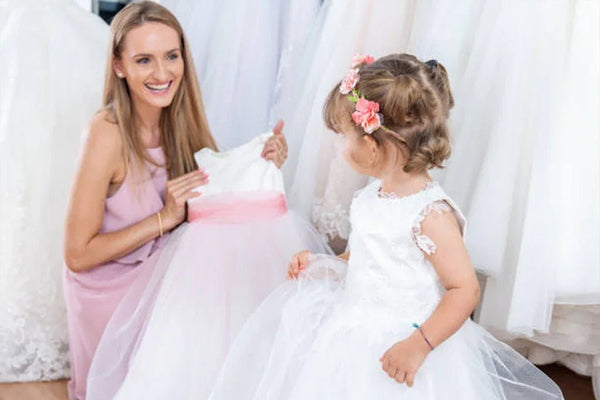 HOW TO CHOOSE A FLOWER GIRL · COMPLETE GUIDE - Hannah Rose Vintage Boutique