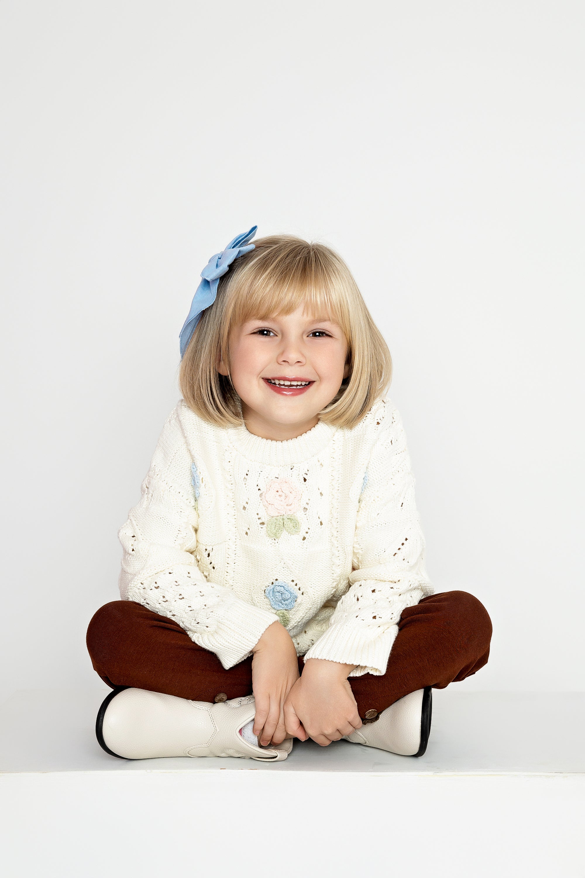 Handknit Flowers Pullover Sweater || Cream