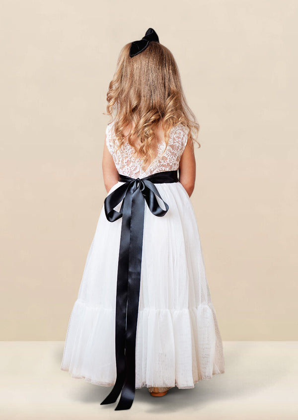 Sleeveless white flower girl dresses