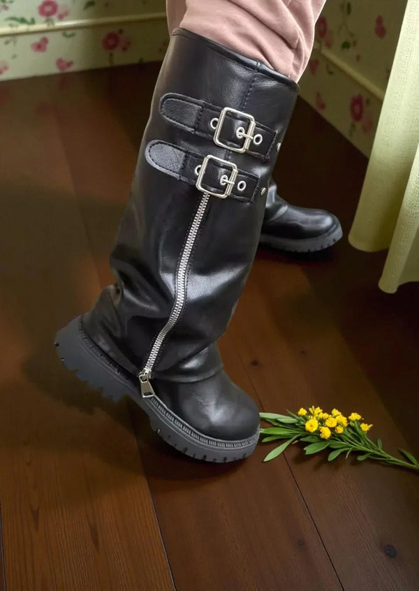 Arias Fable Boots in Black - 