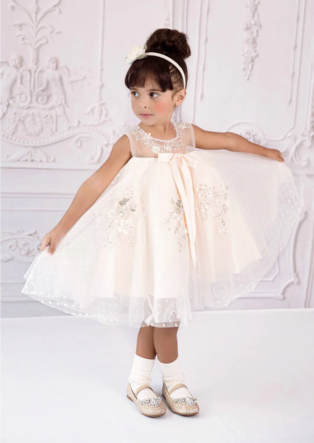ivory lace flower girl dresses Cute Ivory Lace Princess Flower Girl Dresses with Long Train GL1031 –  Viniodress main image 1