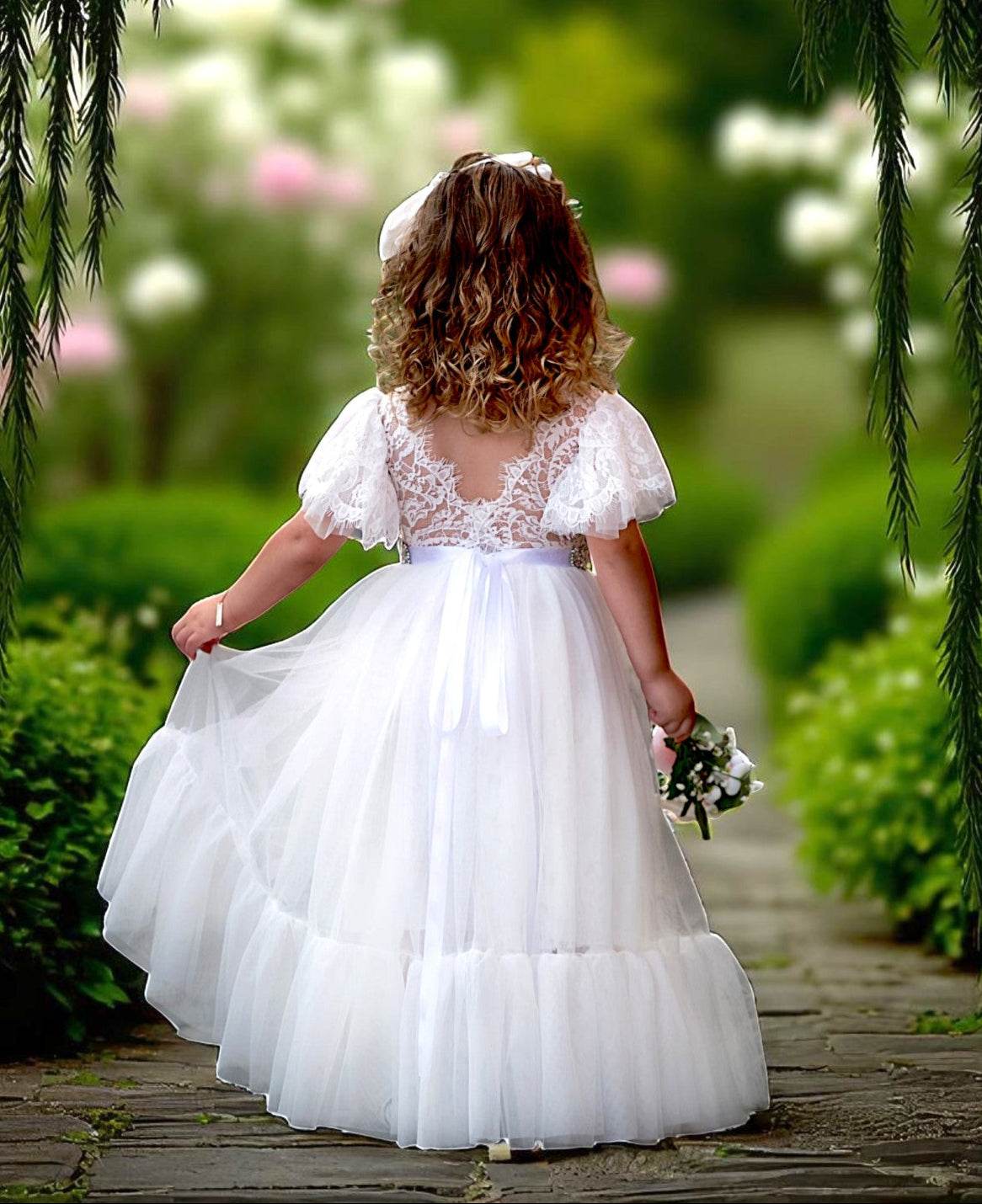 Elegant White Vintage-Inspired Flower Girl Dress with Scalloped Lace Back