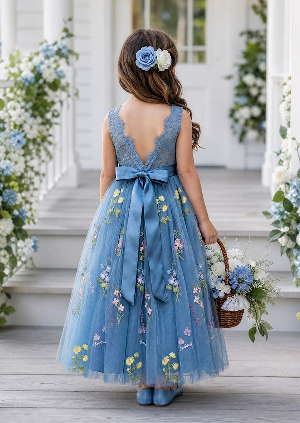 Dusty Blue Flower Girl Dress Inspiration & Wedding Color Guide Dusty Blue Flower Girl Dress Inspiration & Wedding Color Guide